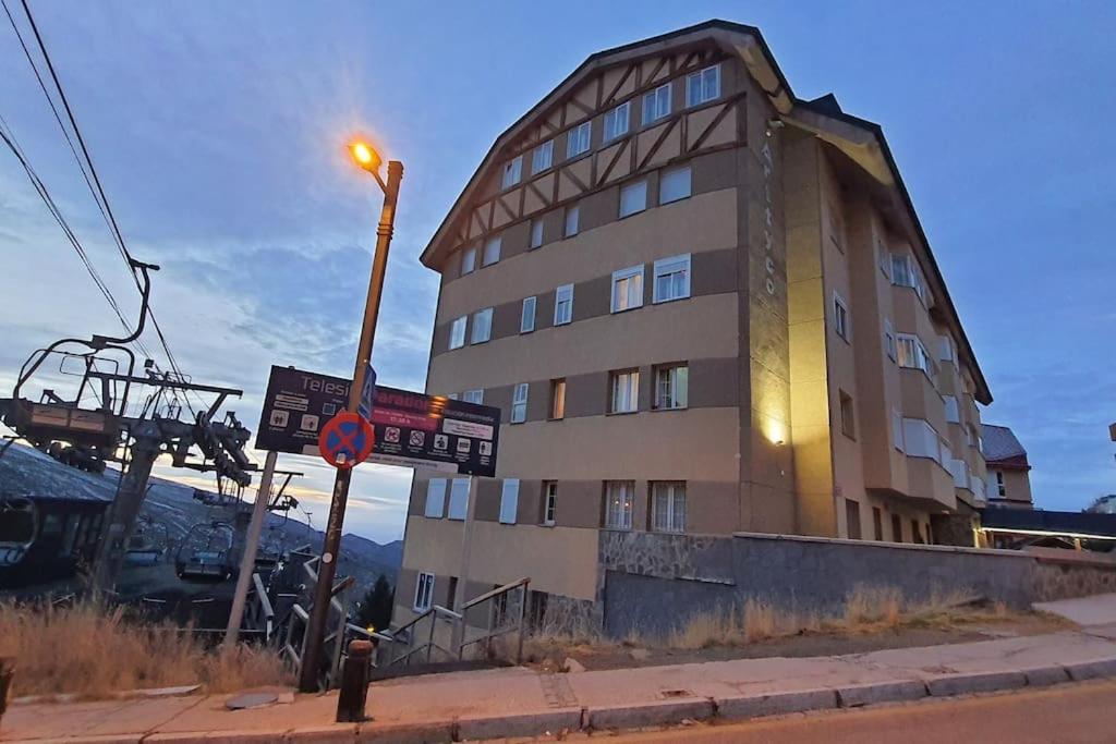 Acogedor Apartamento En Sierra Nevada Con Piscina Acceso Directo A Silla Buitenkant foto